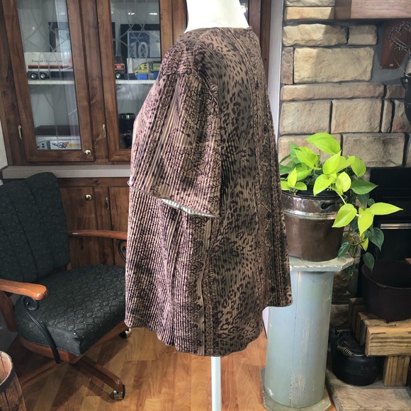 ETERNITY FASHION ONE SIZE FITS ALL BROWN PAISLEY FLORAL PRINT SHORT SLEEVE - Picture 3 of 5